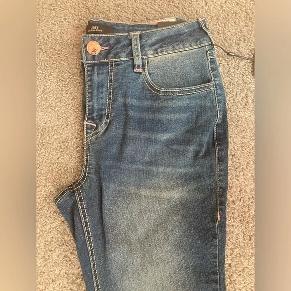 Women’s True Religion Jeans - Picture 3 of 6